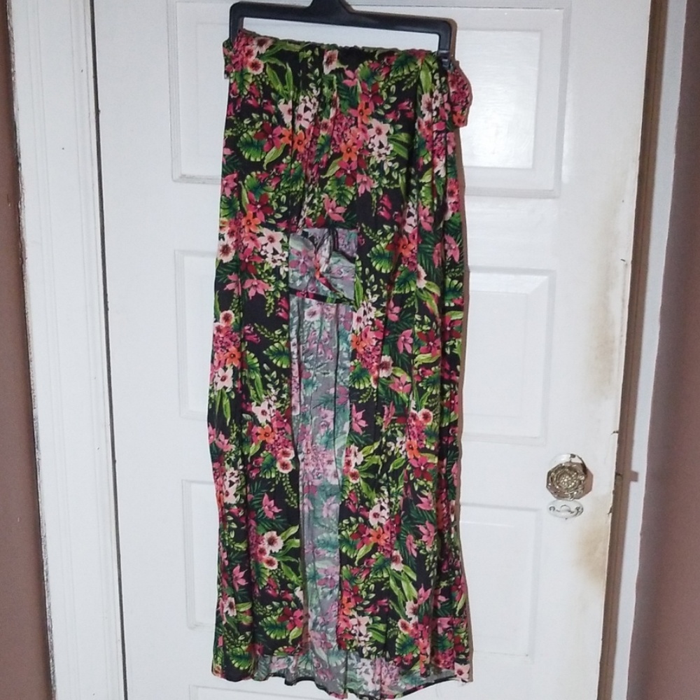 Tropical shorts w/ attached skirt NWOT